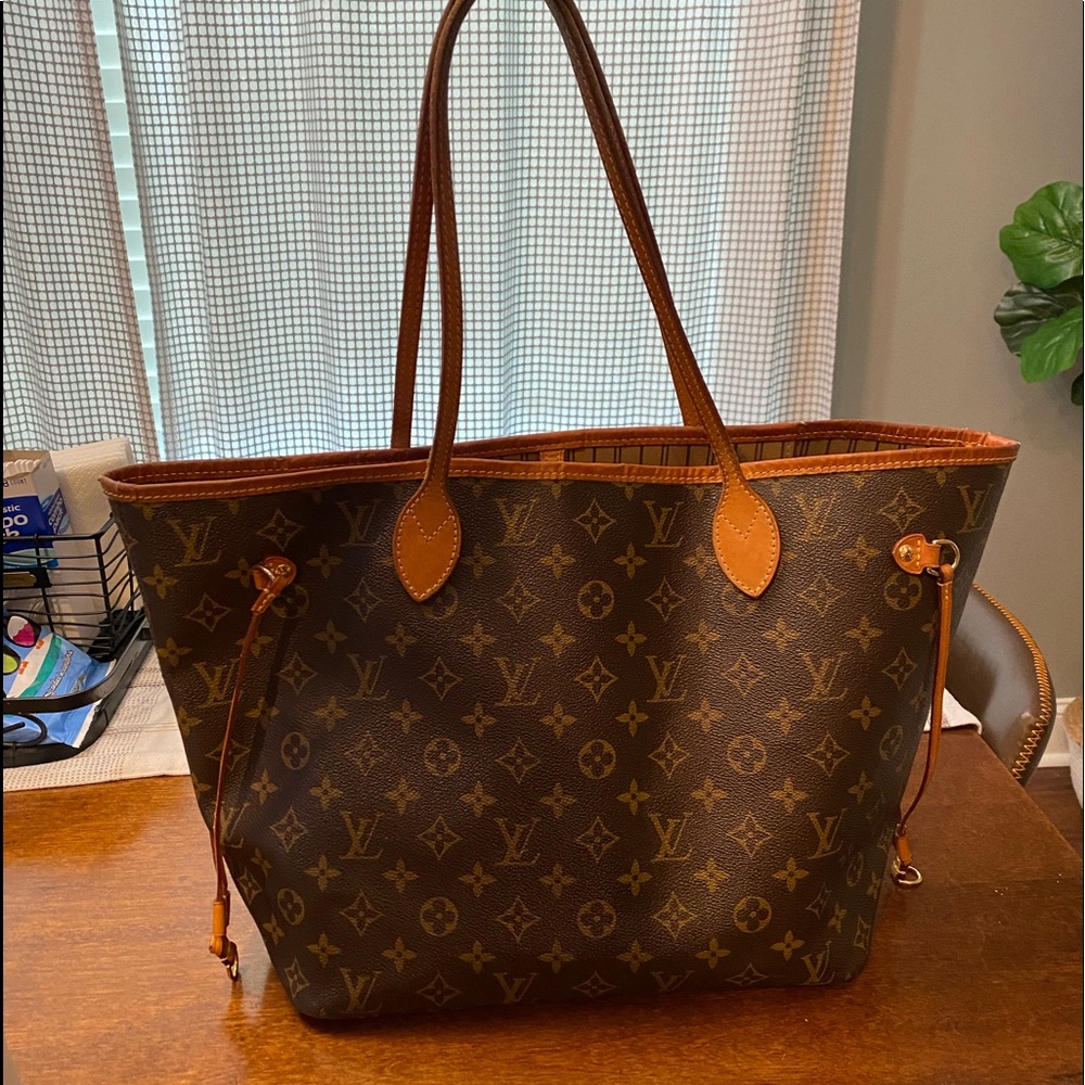 Authentic Louis Vuitton Neverfull MM
